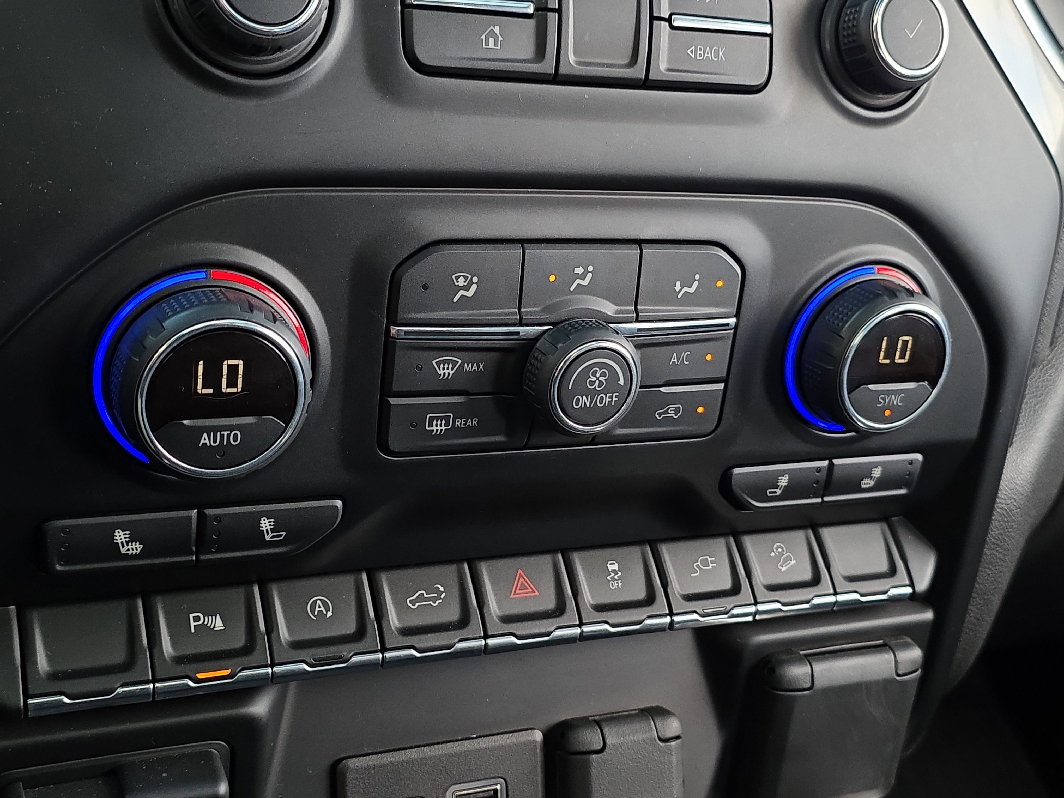 Used 2021 Chevrolet Silverado 1500 LT Trail Boss w/ Convenience Package II image 24