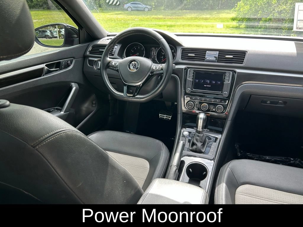 Used 2018 Volkswagen Passat 3.6 FWD image 9