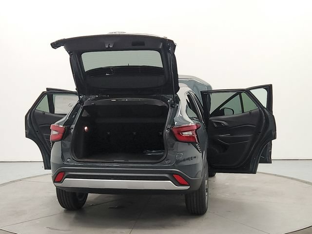 New 2026 Chevrolet Trax LT w/ Driver Confidence Package FWD image 14
