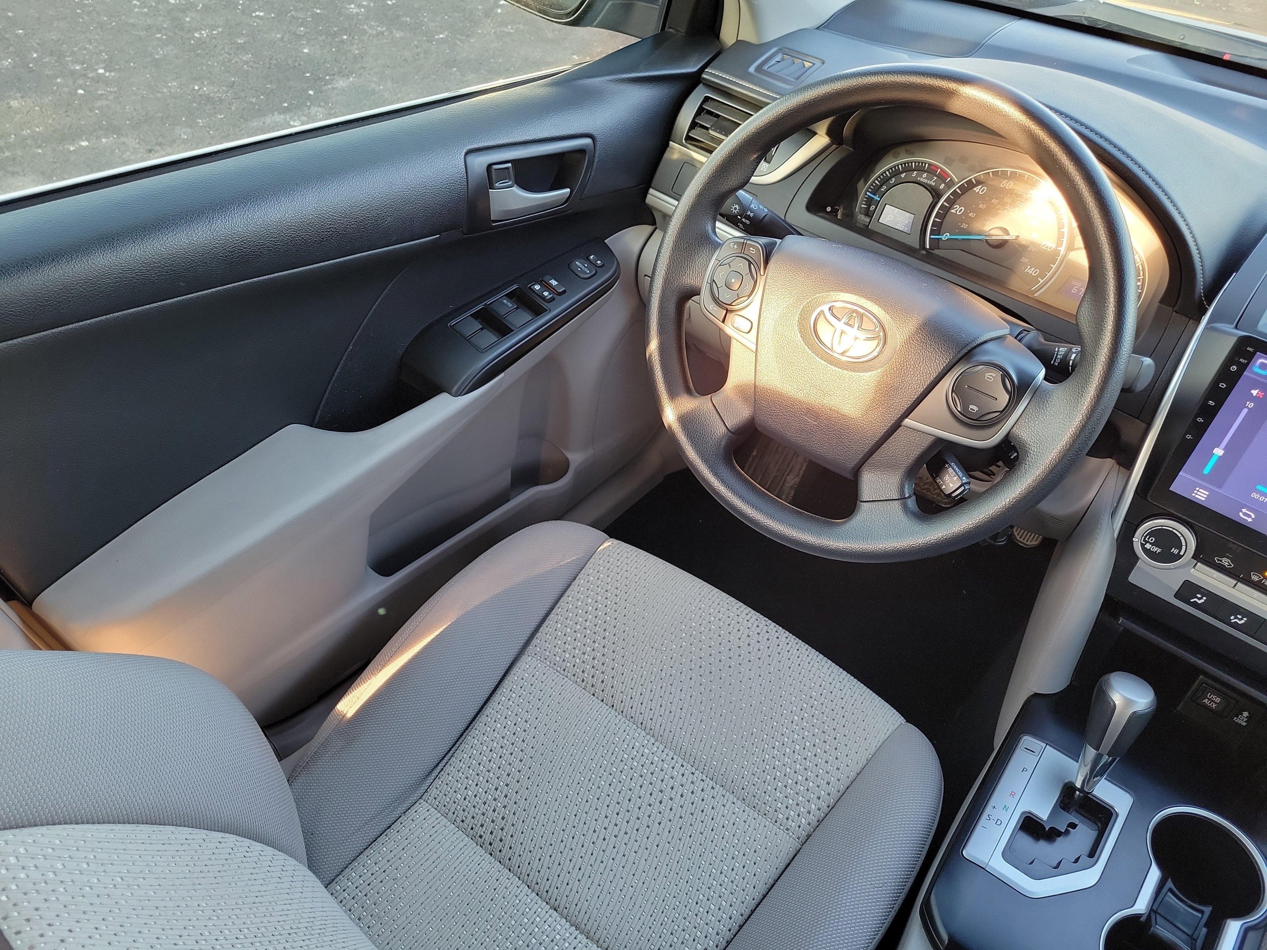 Used 2013 Toyota Camry LE image 11