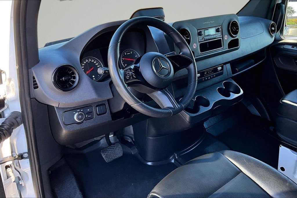 Used 2025 Mercedes-Benz Sprinter 2500 image 12