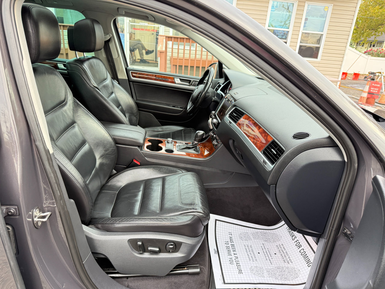 Used 2012 Volkswagen Touareg VR6 image 45