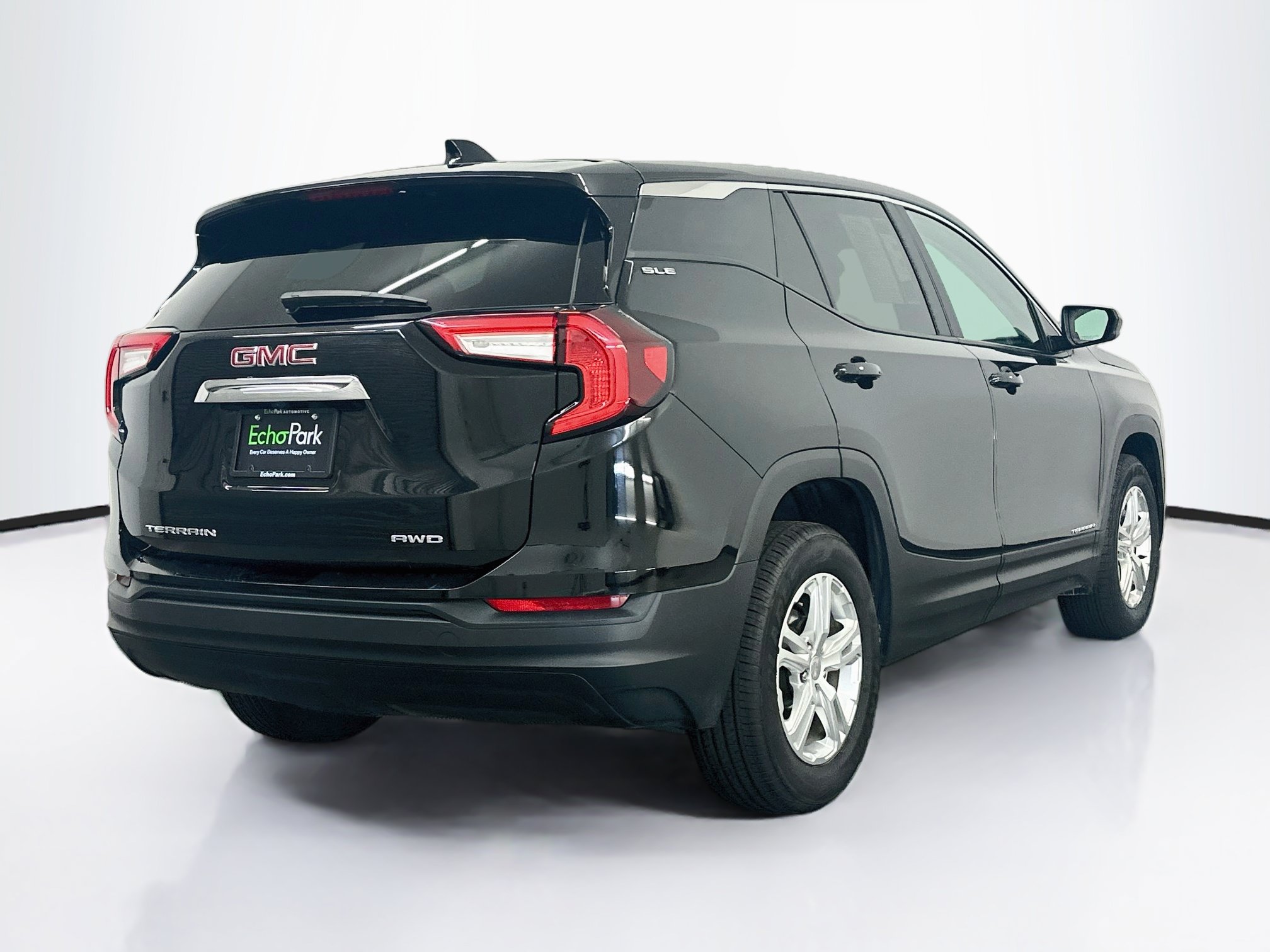 Used 2024 GMC Terrain SLE AWD/4WD image 9