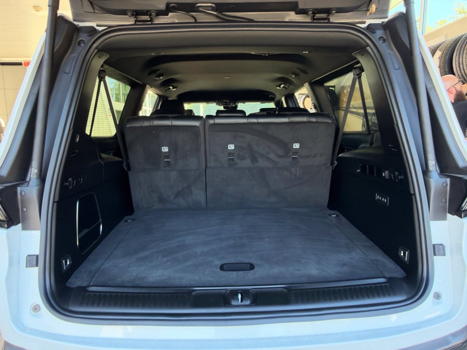 Used 2026 Jeep Grand Wagoneer L Limited w/ 8-Passenger Seating Package AWD/4WD image 36