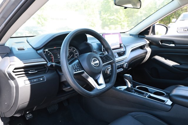 Used 2024 Nissan Altima 2.5 SV FWD image 22