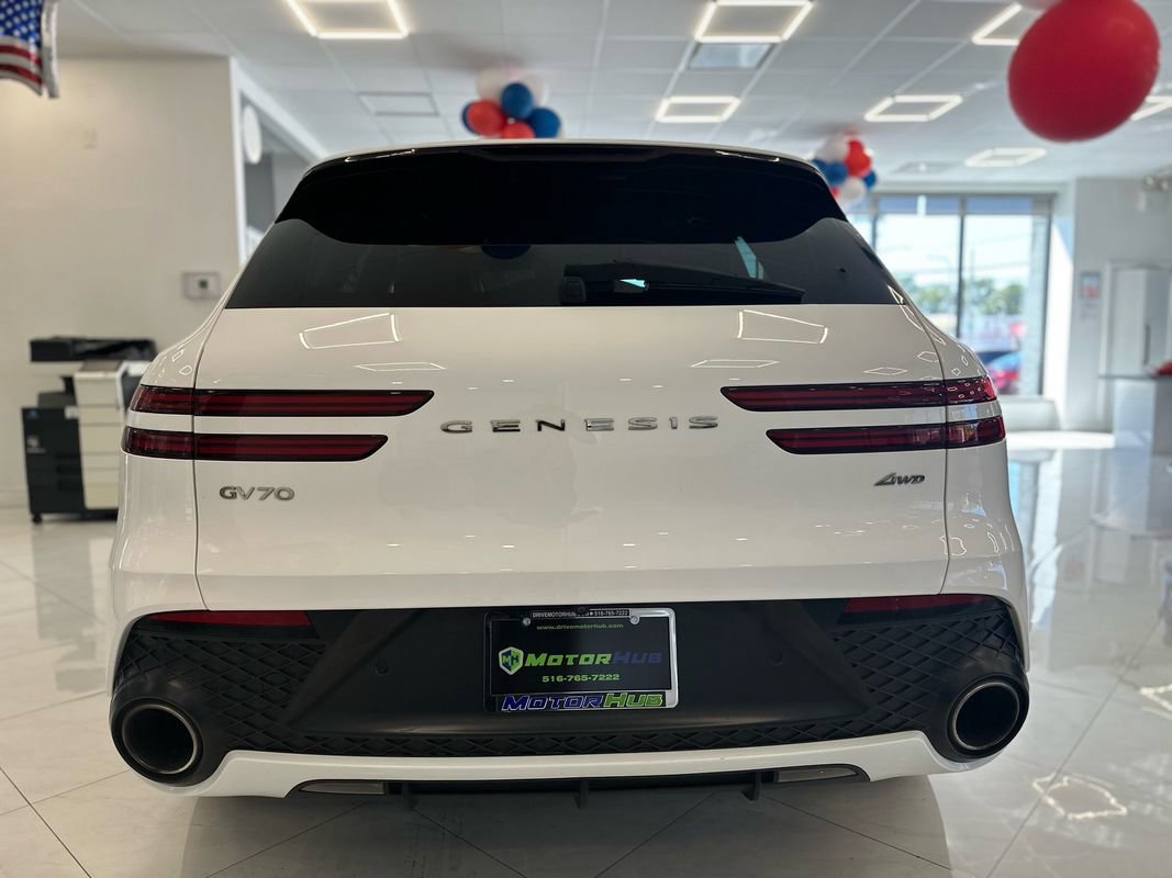 Used 2022 Genesis GV70 2.5T w/ Sport Prestige Package image 11
