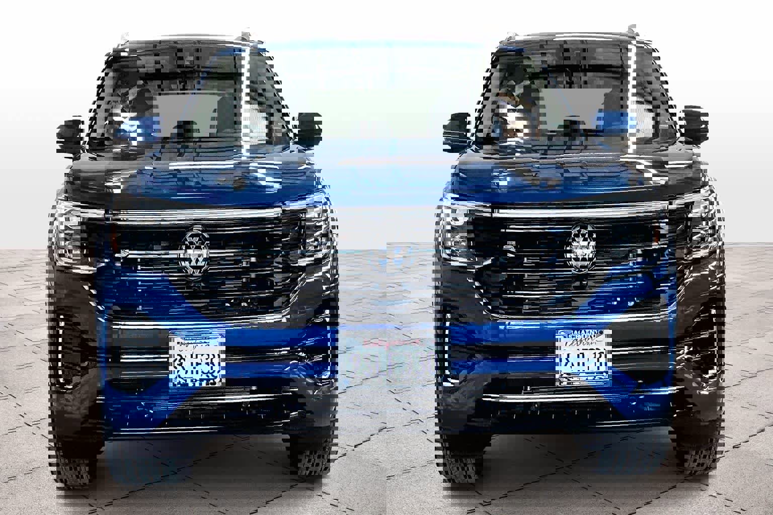 Used 2025 Volkswagen Atlas SEL Premium R-Line image 2