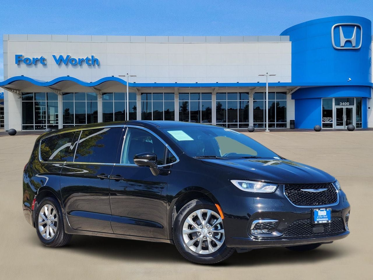 Used 2026 Chrysler Pacifica Limited