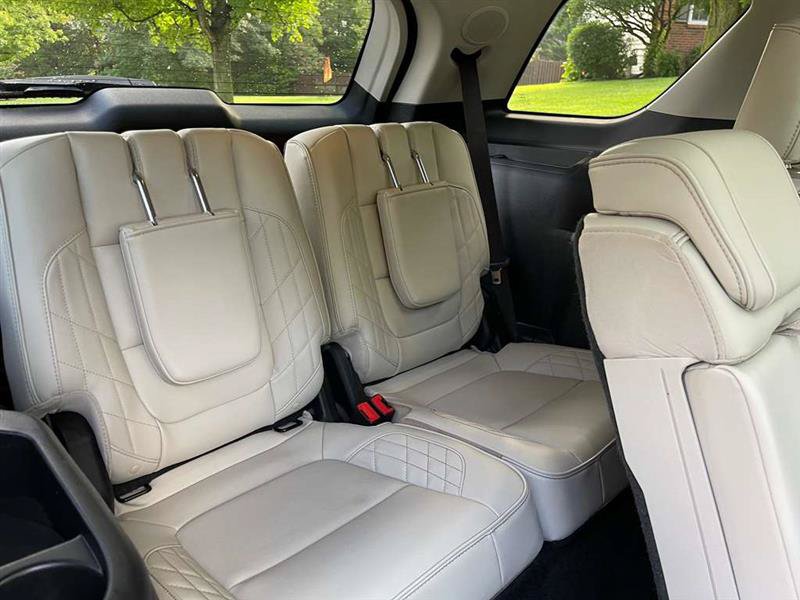 Used 2017 Ford Explorer Platinum AWD/4WD image 16