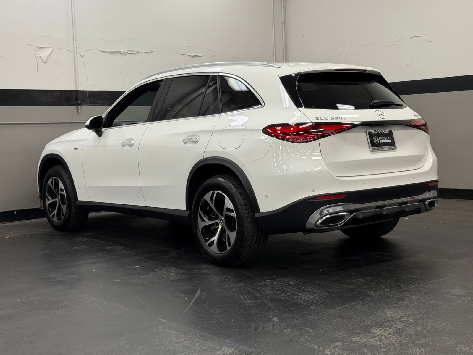 Used 2025 Mercedes-Benz GLC 350e 4MATIC image 9
