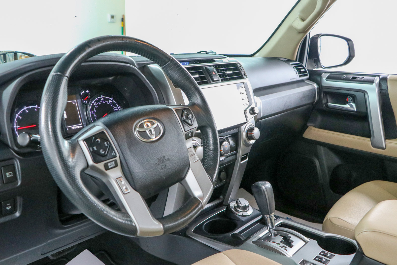 Used 2022 Toyota 4Runner SR5 Premium w/ Moonroof Package AWD/4WD image 24