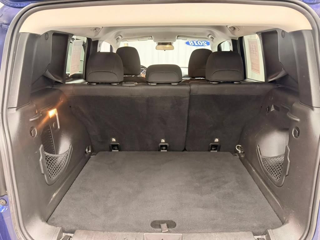 Used 2018 Jeep Renegade Latitude w/ Cold Weather Group AWD/4WD image 10