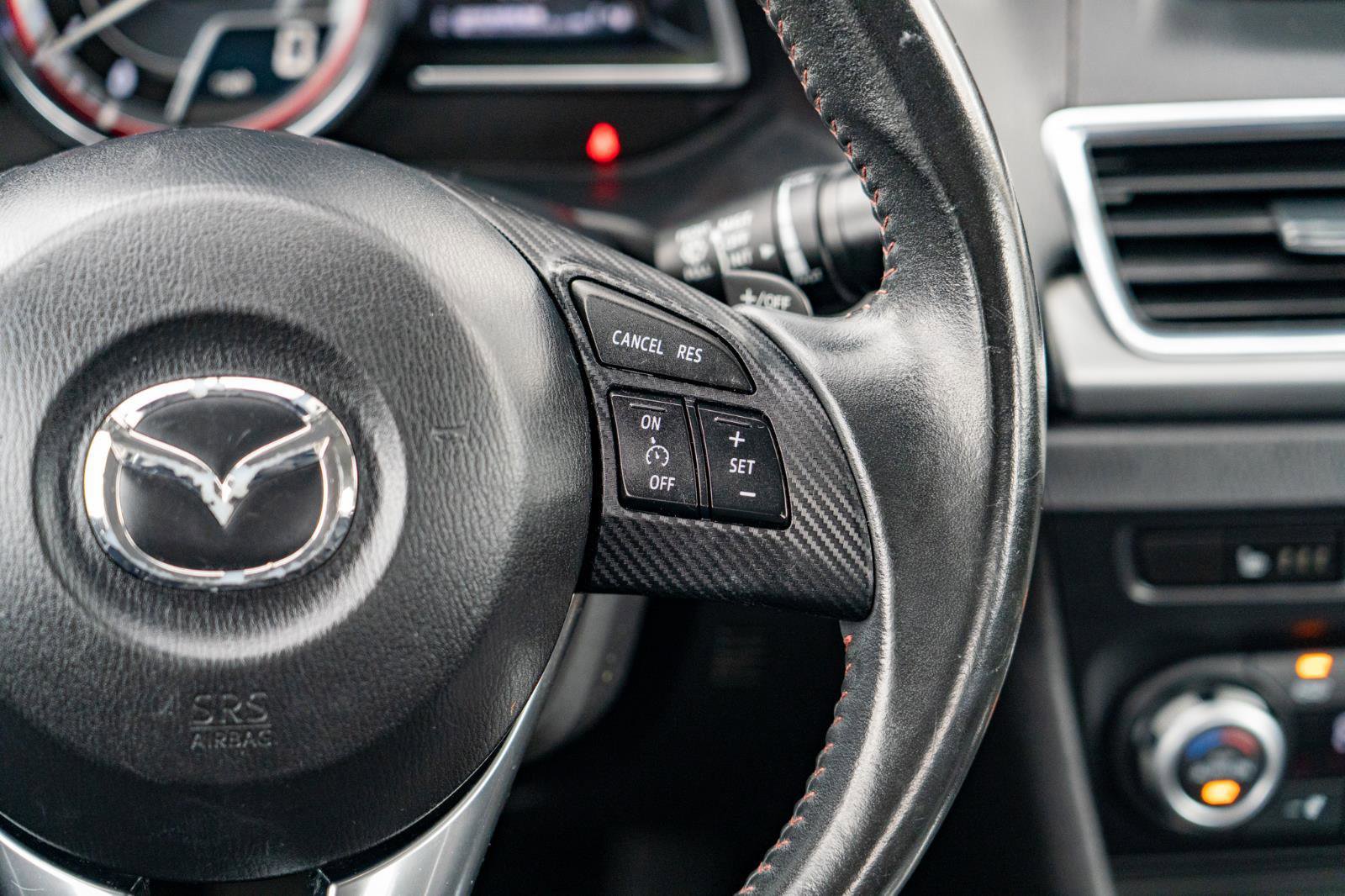 Used 2014 MAZDA MAZDA3 s Touring FWD image 18