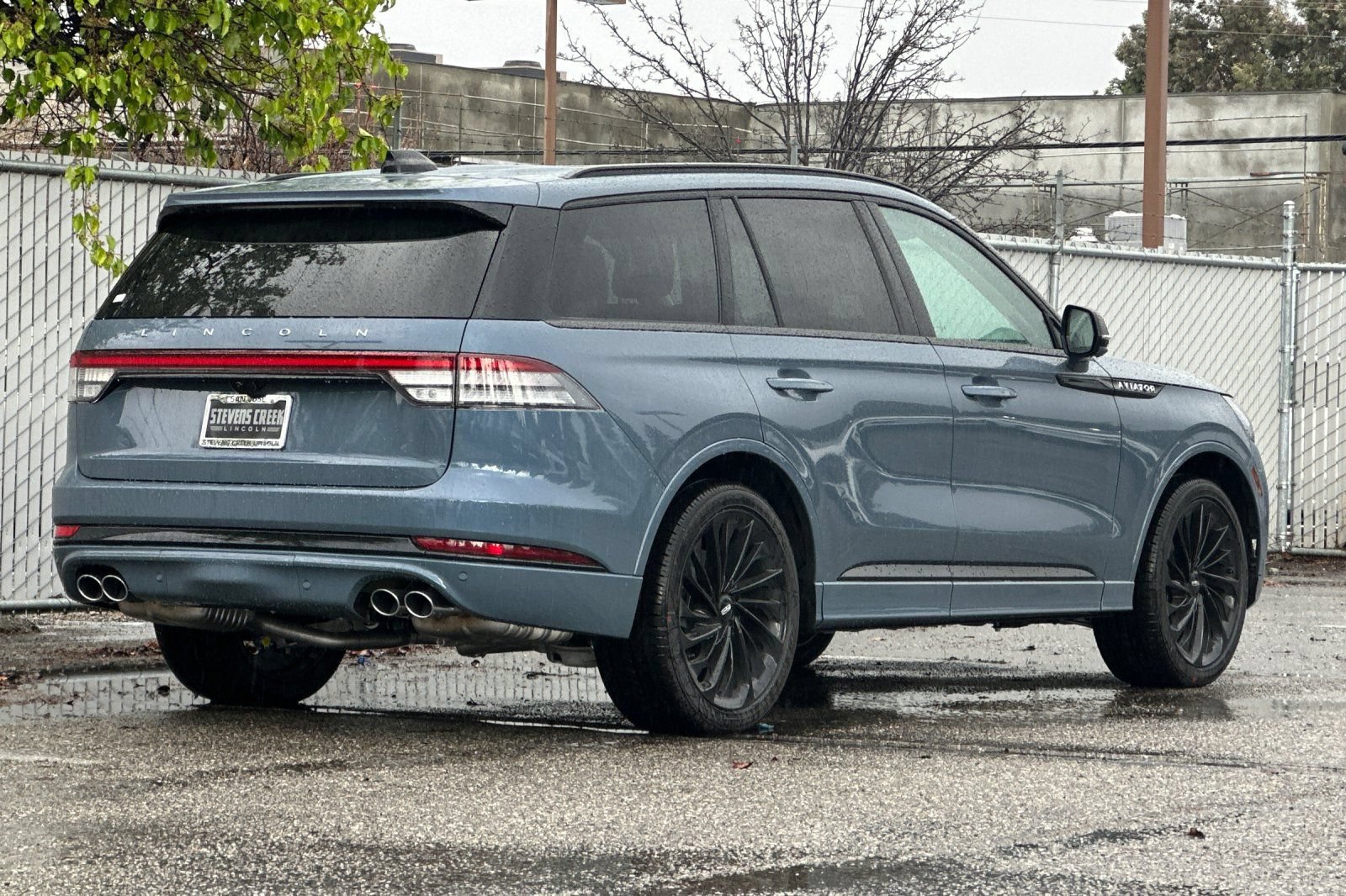 New 2026 Lincoln Aviator Reserve w/ Jet Appearance Package RWD image 4