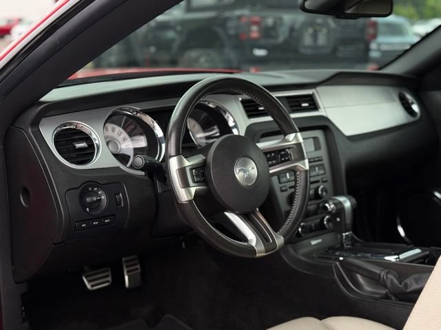 Used 2012 Ford Mustang Premium RWD image 9