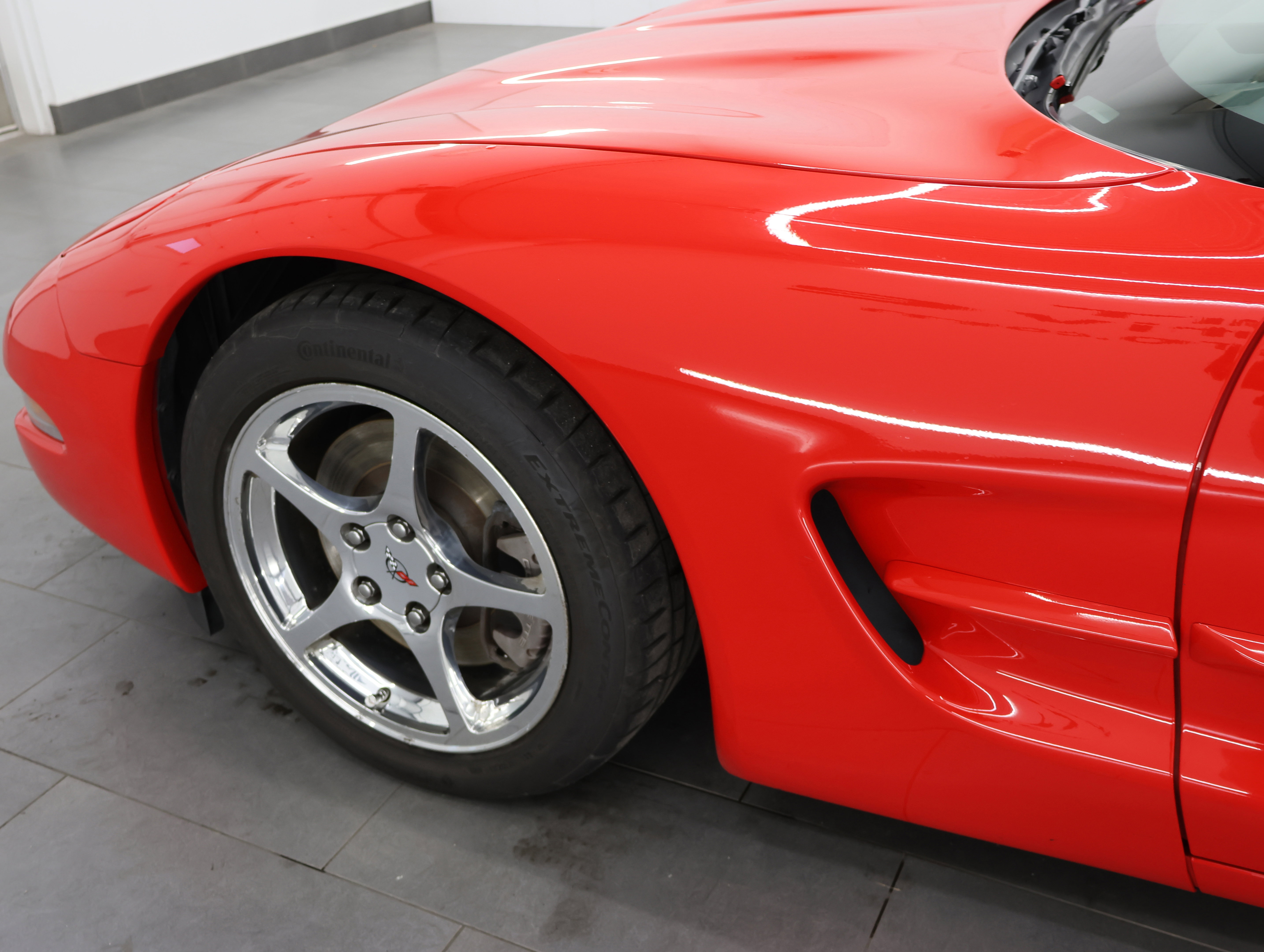 Used 2004 Chevrolet Corvette Coupe w/ Preferred Equipment Group RWD image 27