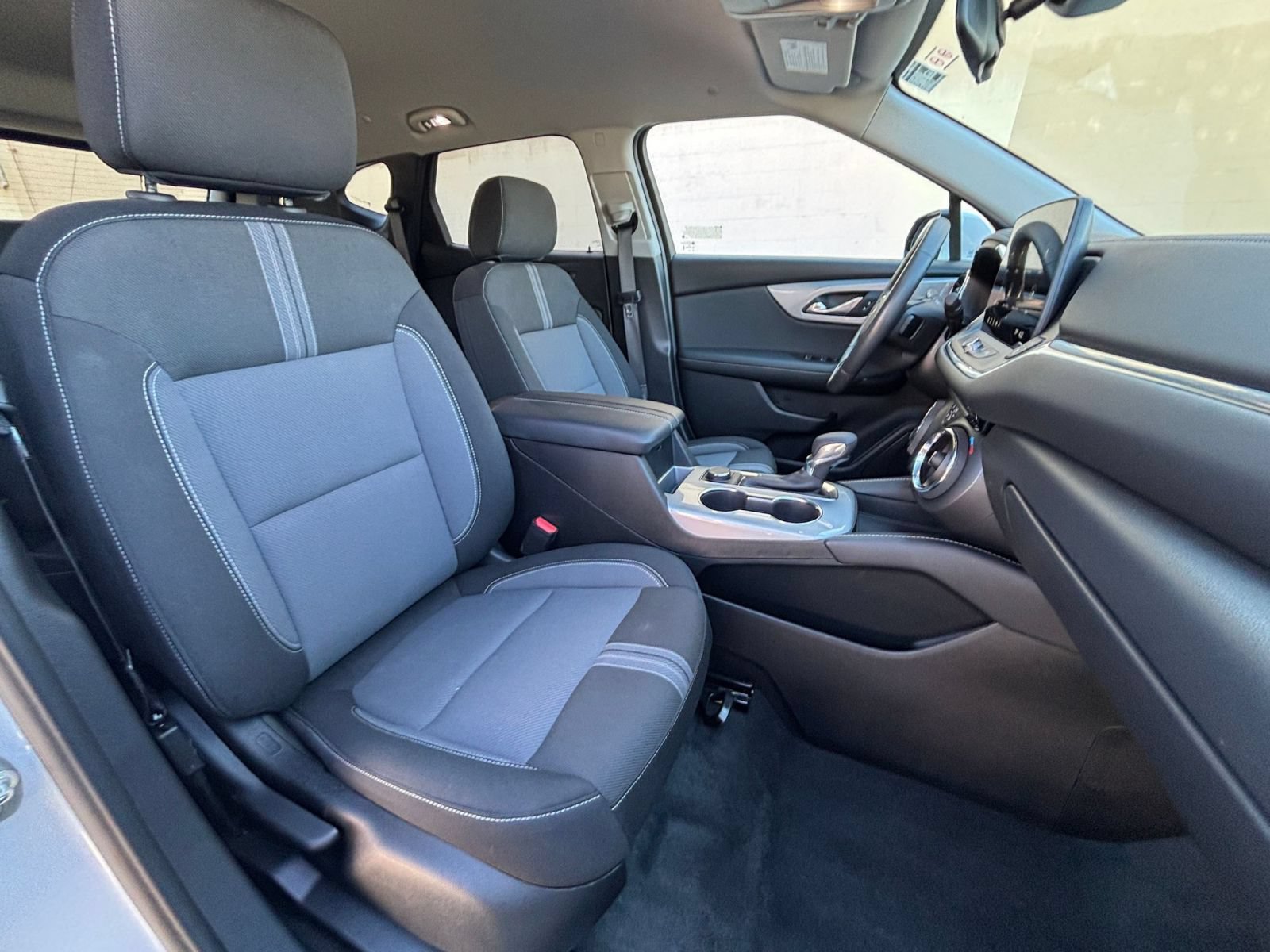 Used 2026 Chevrolet Blazer LT FWD image 37