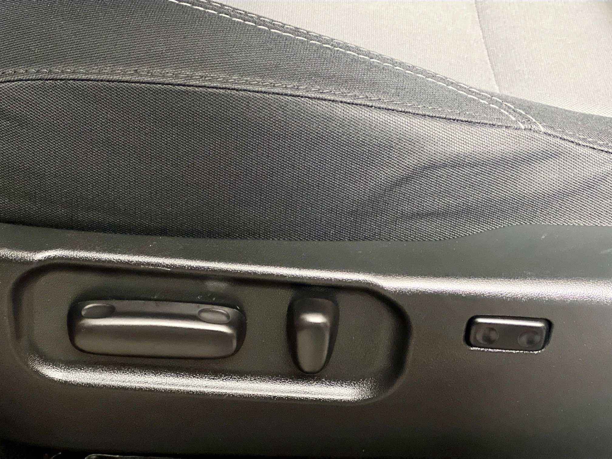 Used 2022 Toyota Tacoma TRD Off-Road image 15