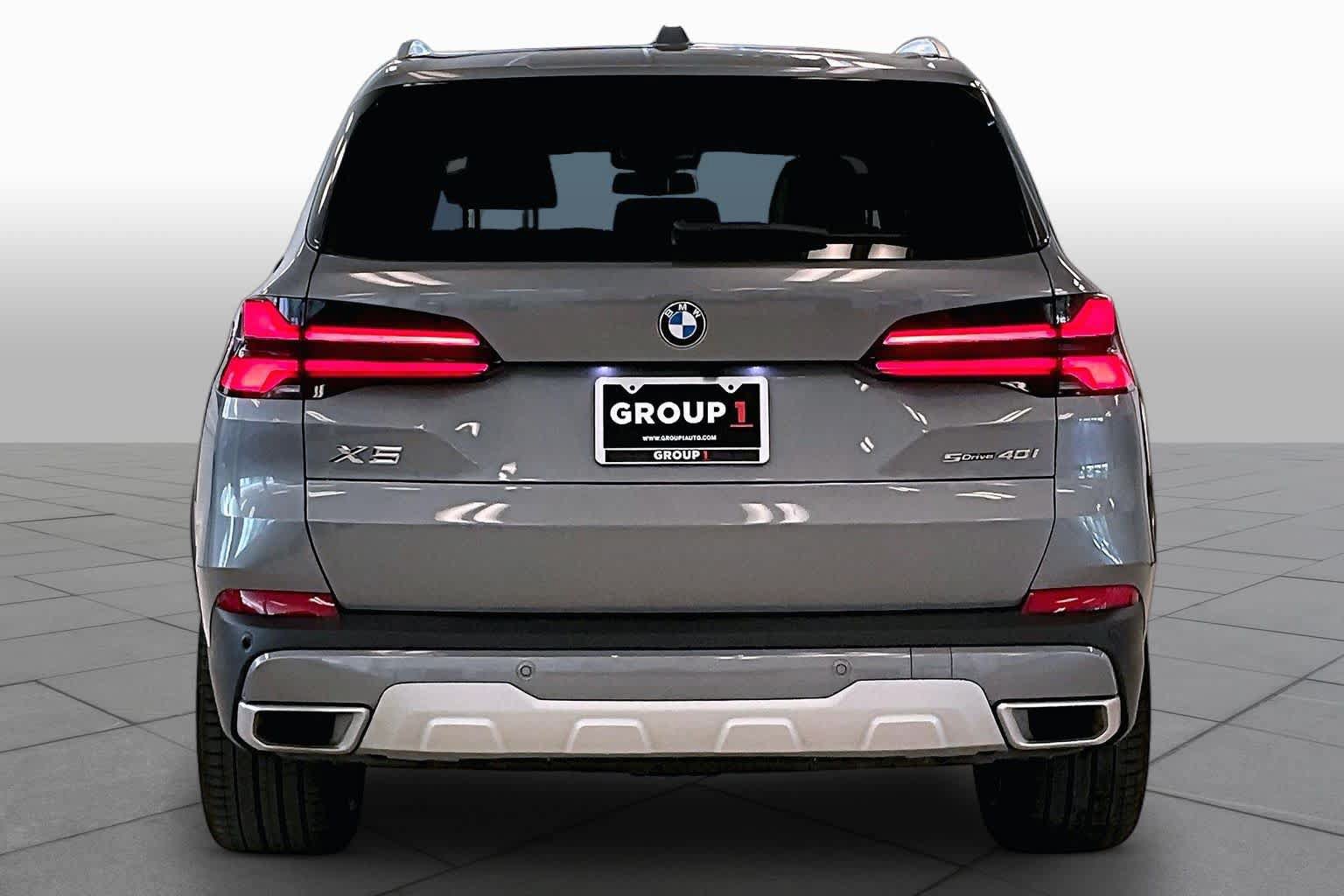 Used 2024 BMW X5 sDrive40i w/ Premium Package RWD image 4