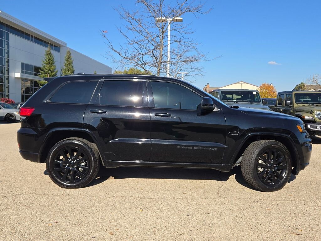 Used 2021 Jeep Grand Cherokee Laredo X image 5