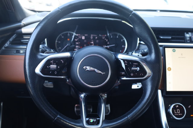 Used 2023 Jaguar XF R-Dynamic SE AWD/4WD image 13
