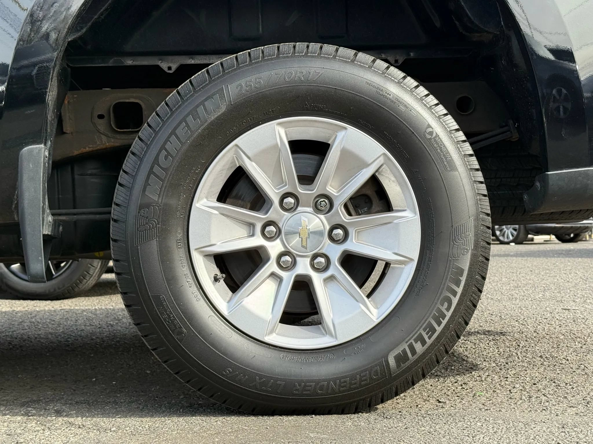Used 2019 Chevrolet Silverado 1500 LT w/ All-Star Edition AWD/4WD image 26