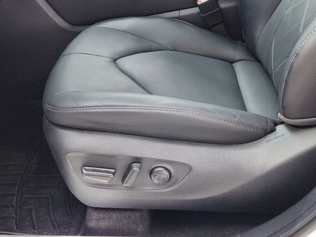 Used 2023 Toyota Highlander Platinum FWD image 23