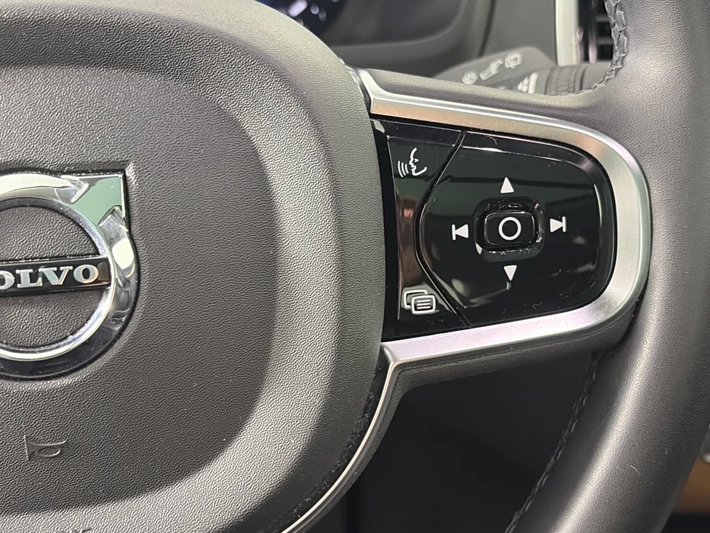 Used 2024 Volvo XC90 B5 Plus AWD/4WD image 18