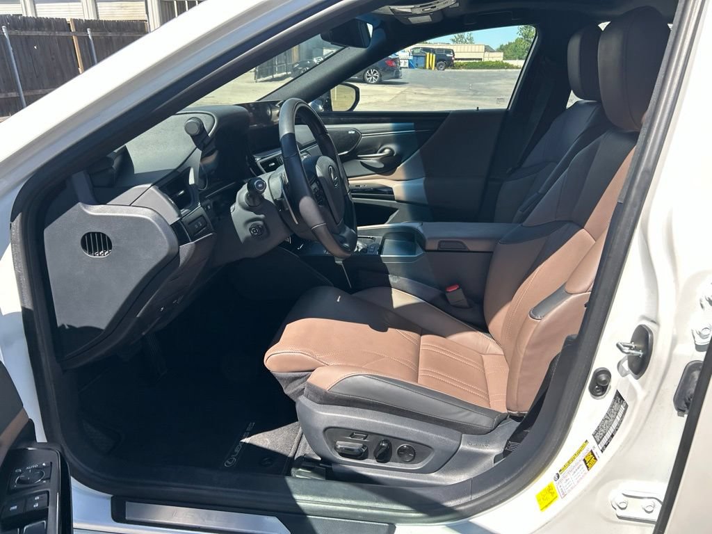Used 2024 Lexus ES 300h w/ Accessory Package (Z1) FWD image 7