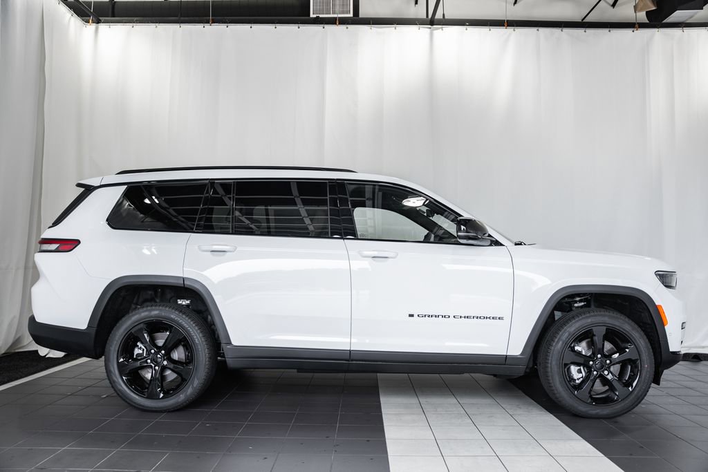 New 2025 Jeep Grand Cherokee L Limited w/ Luxury Tech Group II image 3