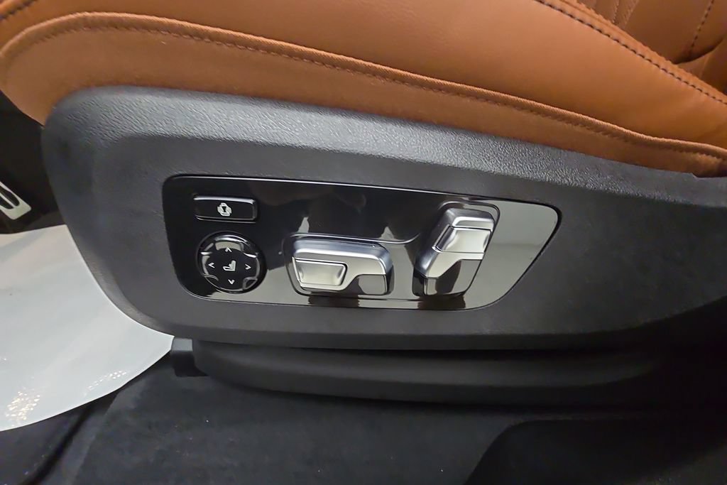 New 2027 BMW X6 xDrive40i w/ Executive Package AWD/4WD image 14