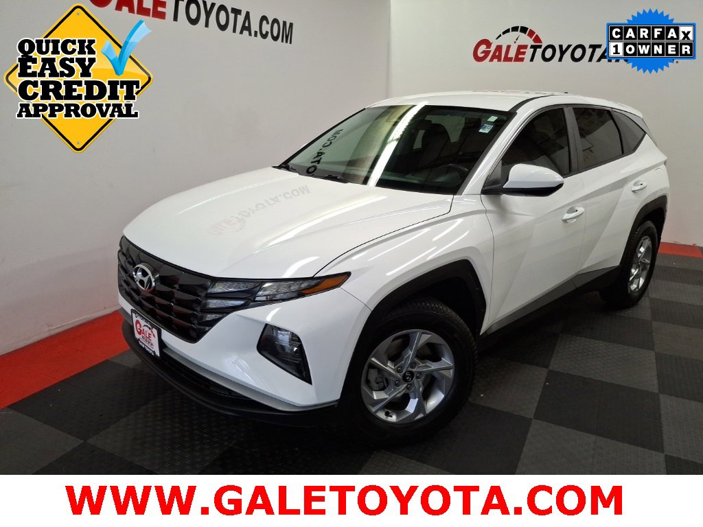 Used 2023 Hyundai Tucson SE image 1