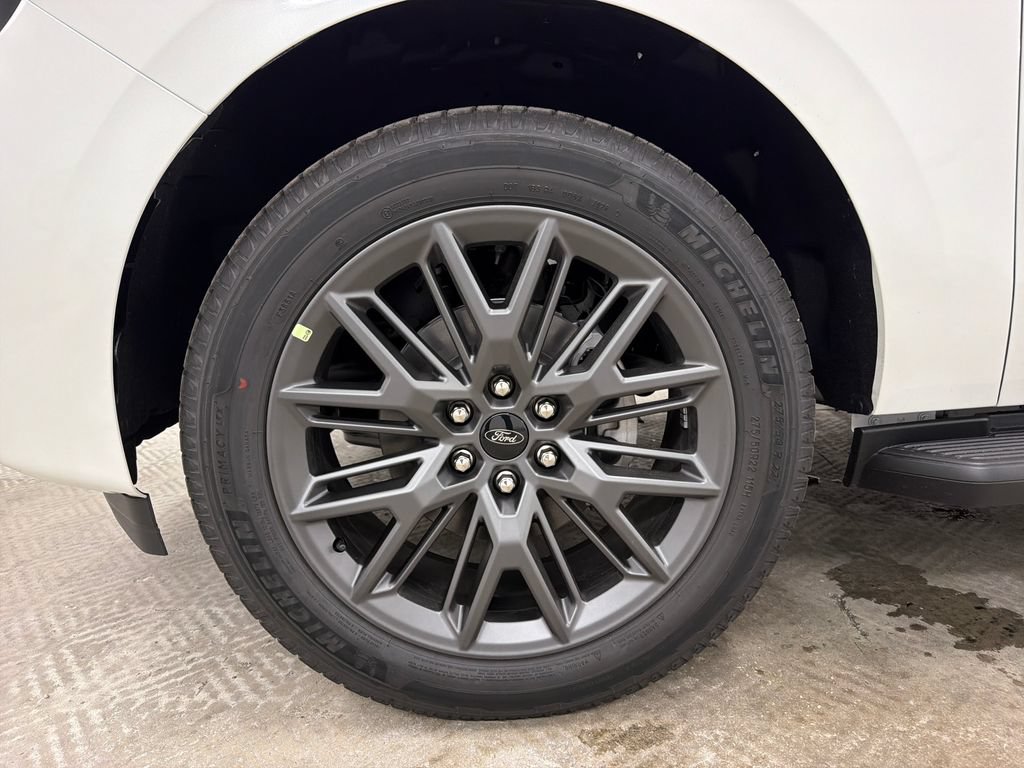 New 2027 Ford Expedition Platinum w/ Stealth Appearance Package RWD image 11