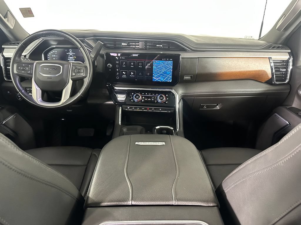 Used 2025 GMC Sierra 3500 Denali w/ Denali Reserve Package AWD/4WD image 10