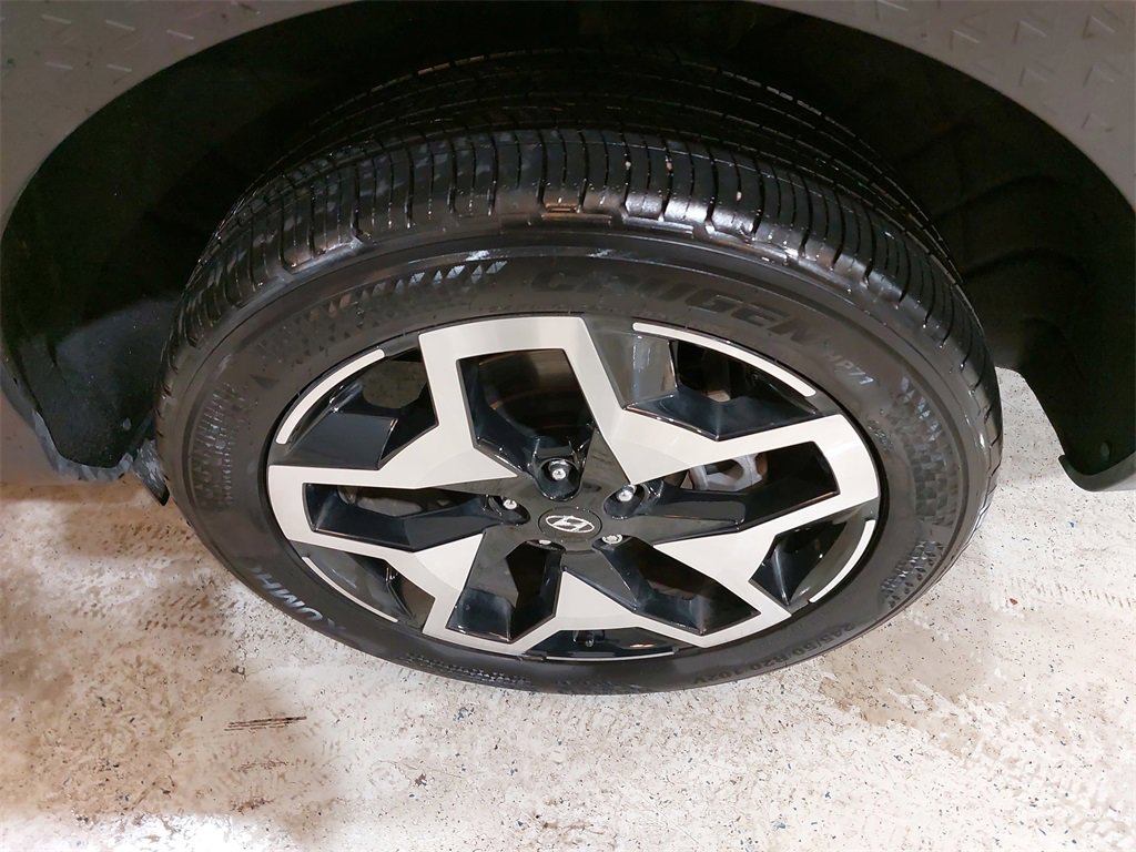 Certified 2024 Hyundai Santa Cruz Limited image 33