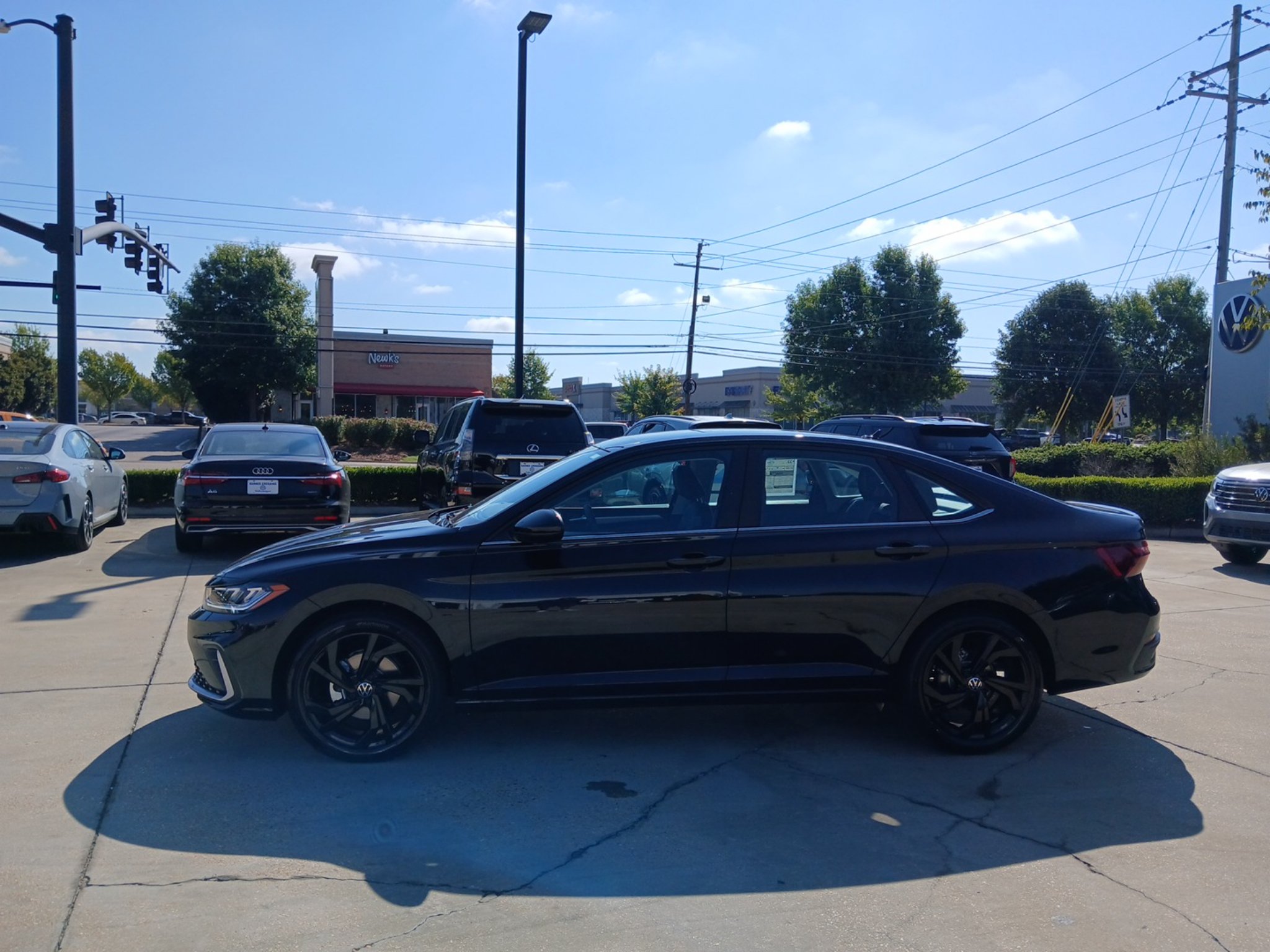 New 2027 Volkswagen Jetta SE FWD image 4