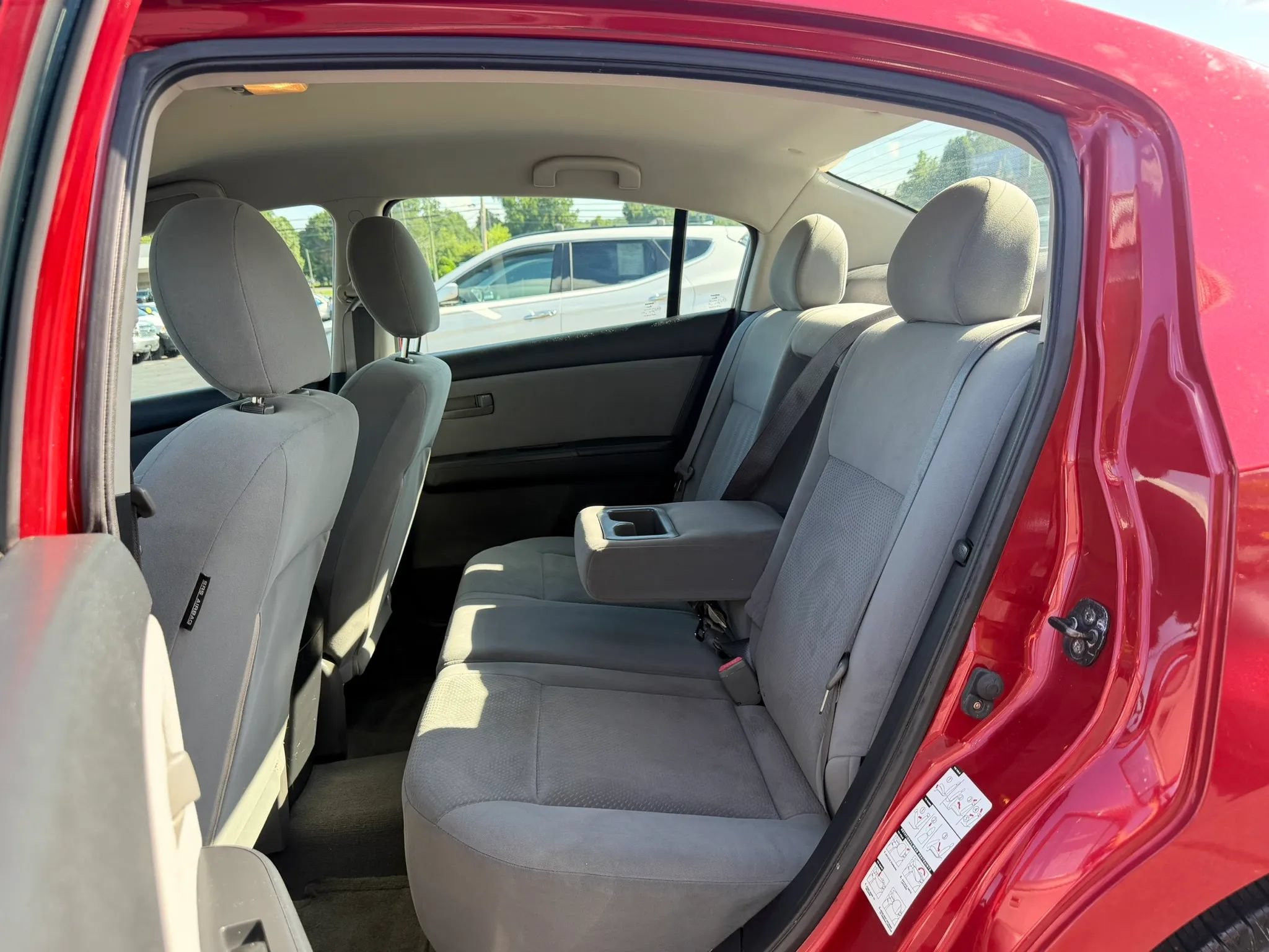 Used 2010 Nissan Sentra 2.0 FWD image 19
