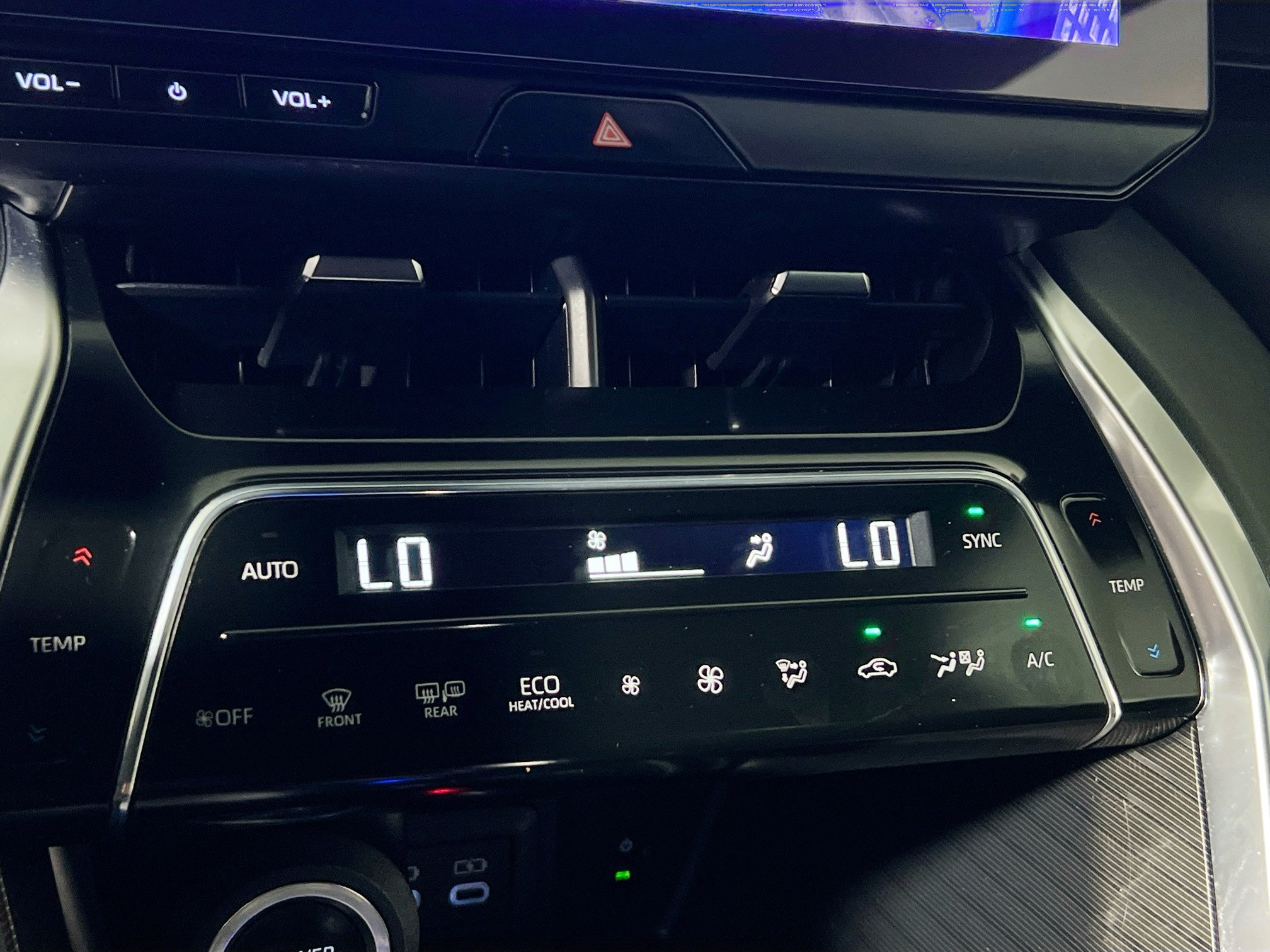 Used 2024 Toyota Venza Nightshade AWD/4WD image 26