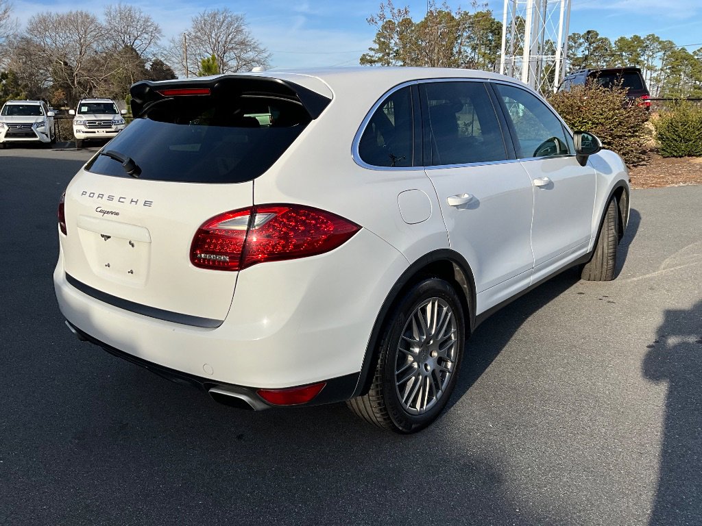 Used 2013 Porsche Cayenne 6-Speed Manual image 4