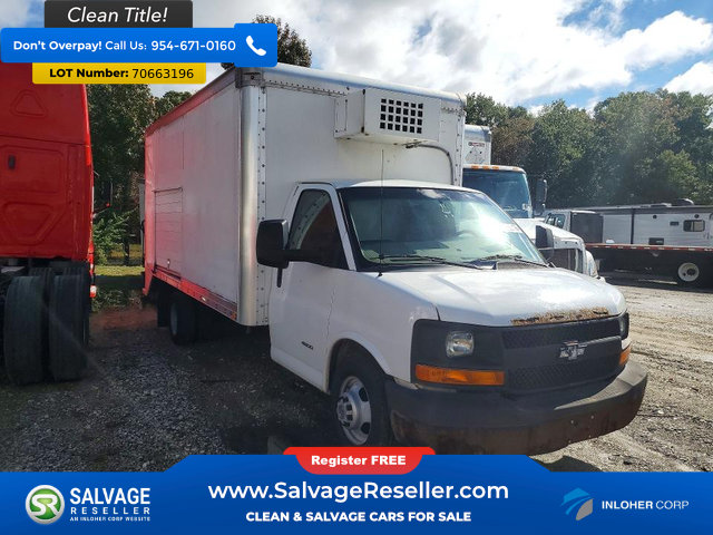 Used 2017 Chevrolet Express 4500 Extended RWD image 5