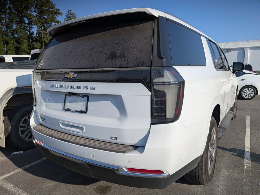 Used 2025 Chevrolet Suburban LT w/ Comfort Package AWD/4WD image 9