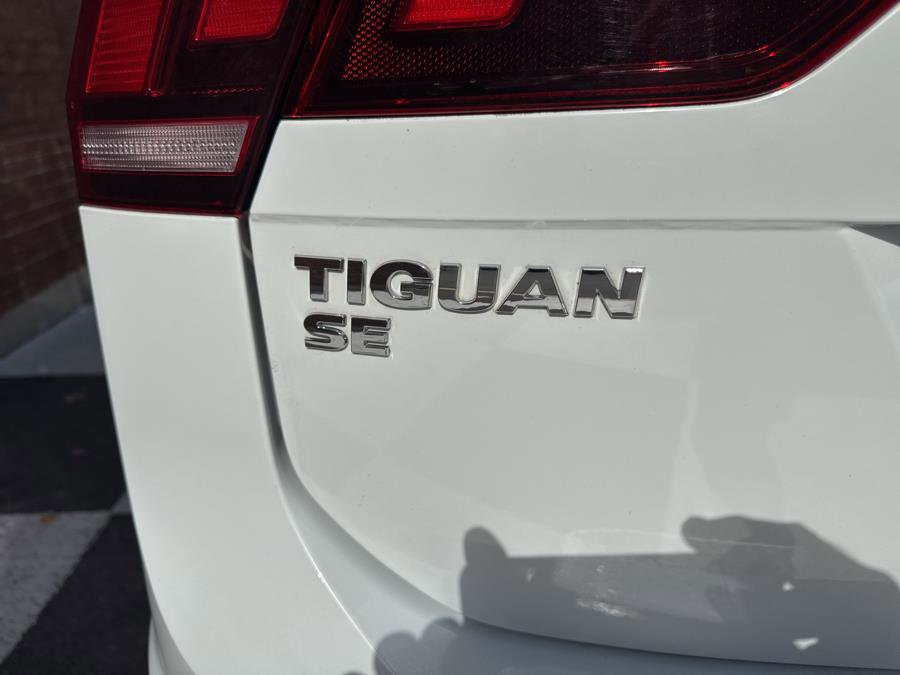 Used 2021 Volkswagen Tiguan SE R-Line image 41