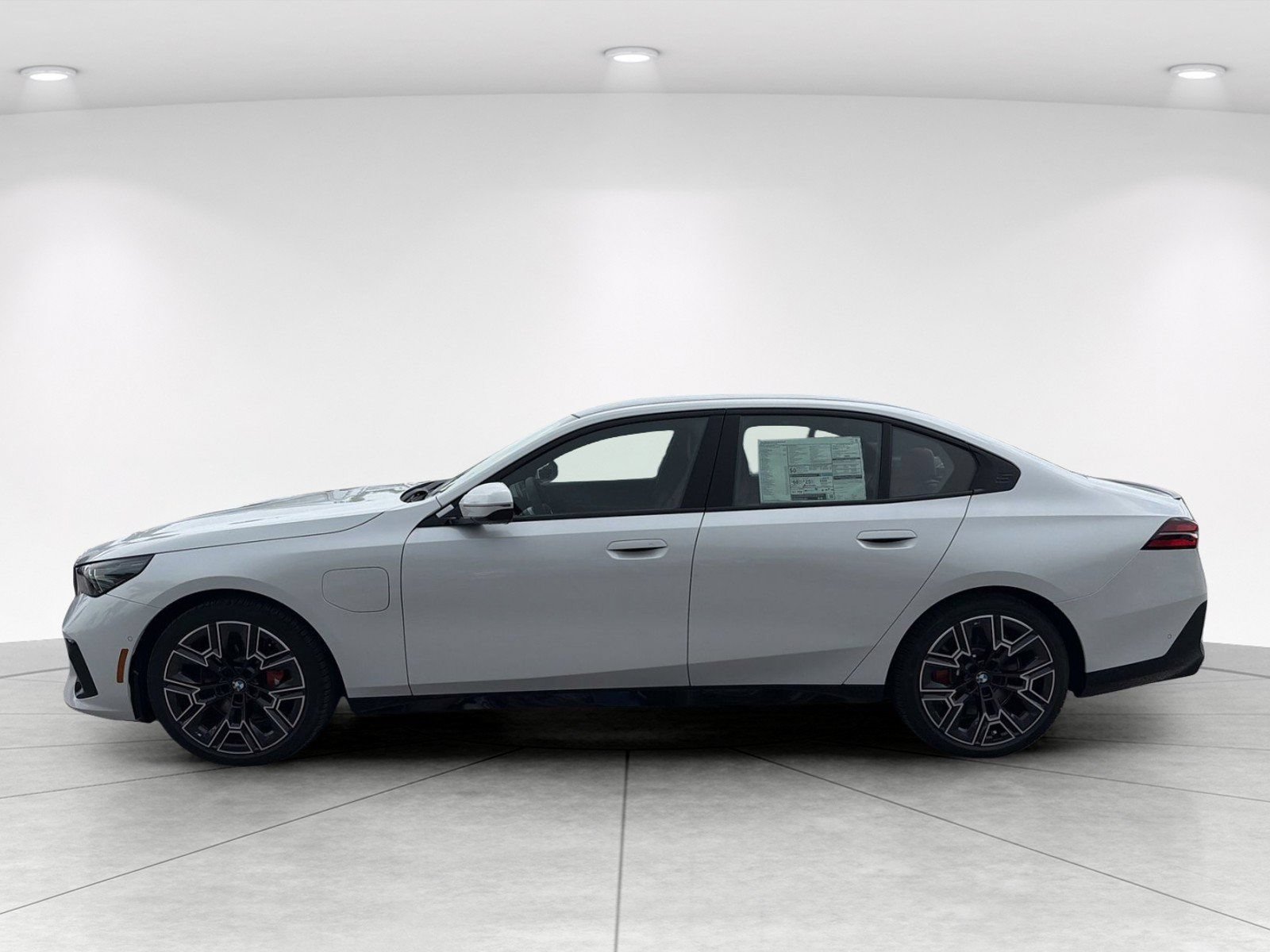 New 2027 BMW 550e xDrive w/ Executive Package AWD/4WD image 7