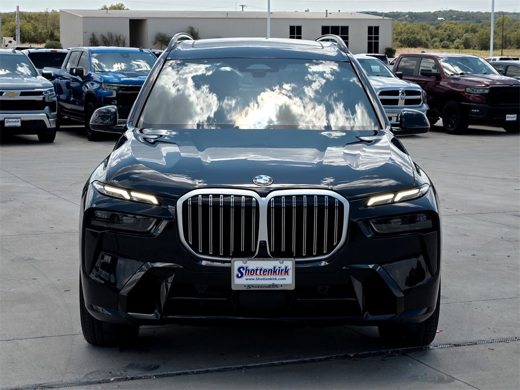 Used 2025 BMW X7 xDrive40i w/ M Sport Package image 8