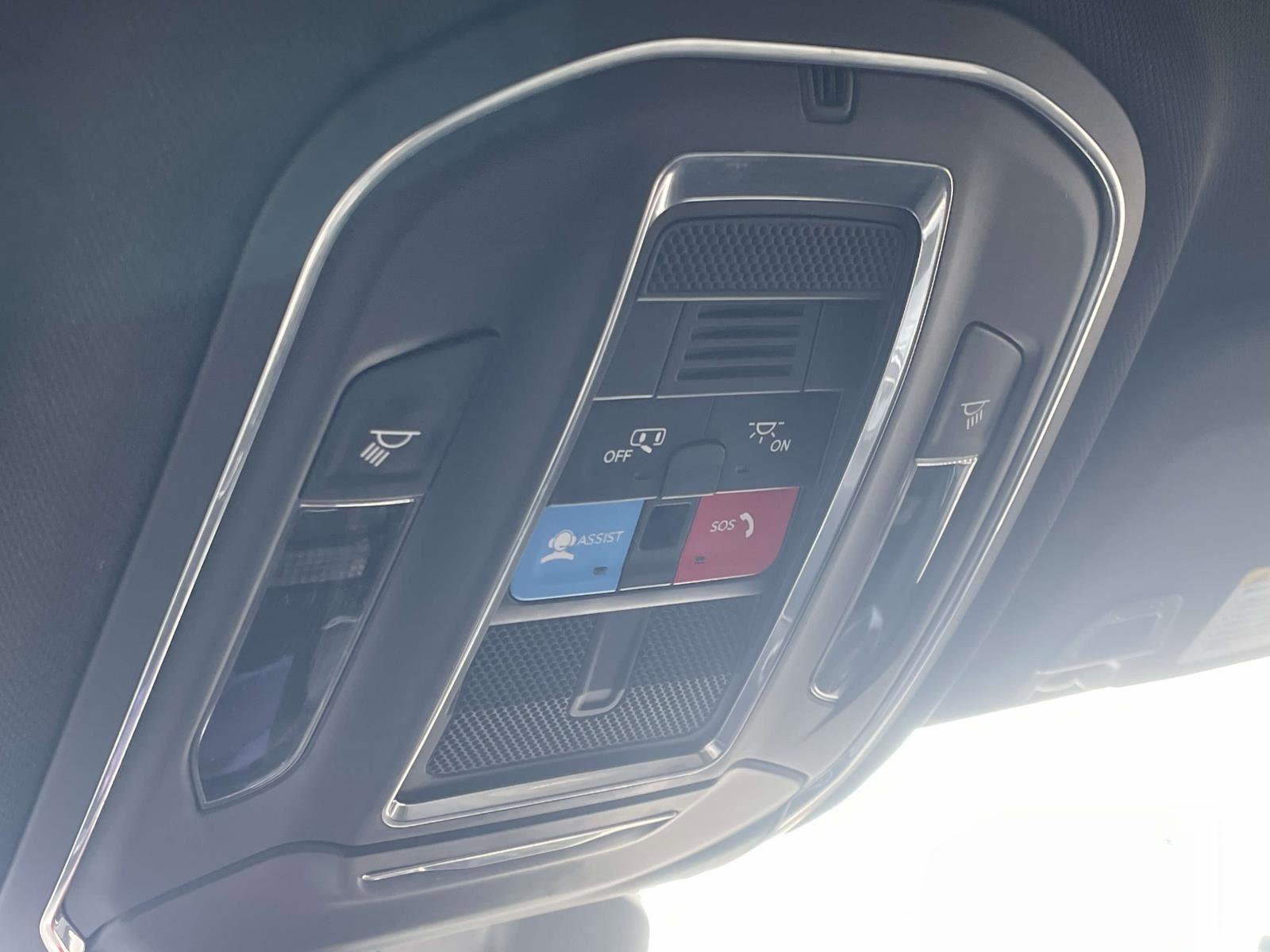 Used 2024 Jeep Grand Cherokee Laredo w/ MOPAR Finishing Package image 12