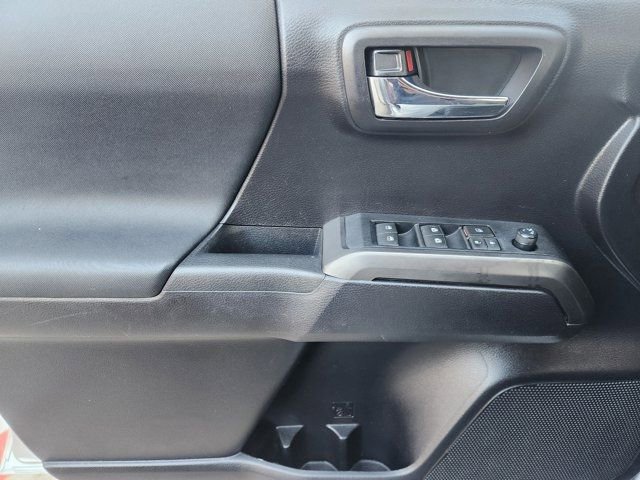 Used 2020 Toyota Tacoma TRD Sport w/ Technology Package image 25