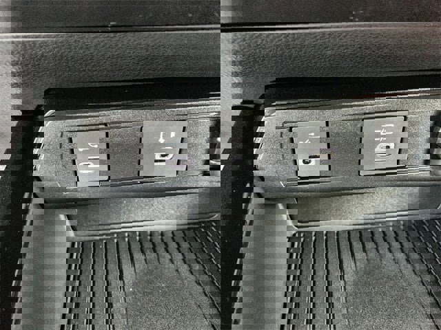 New 2025 Toyota Prius Plug-In Hybrid image 27