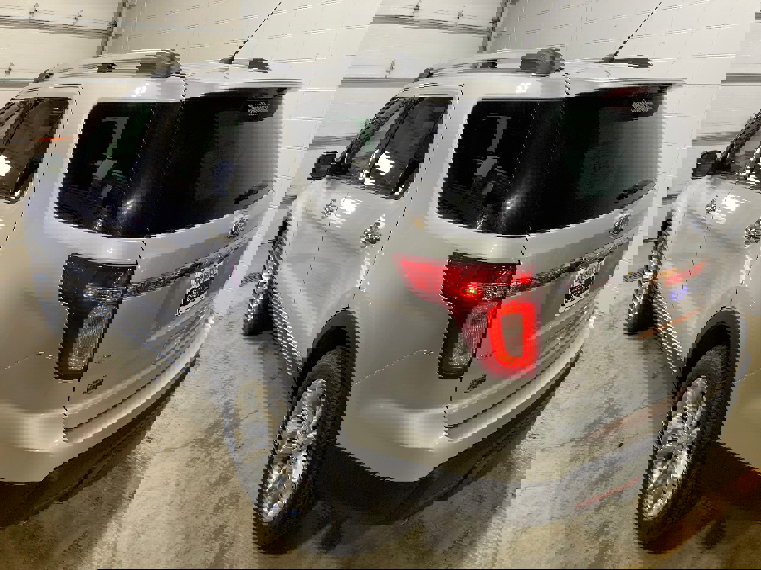 Used 2015 Ford Explorer XLT w/ Equipment Group 202B image 16