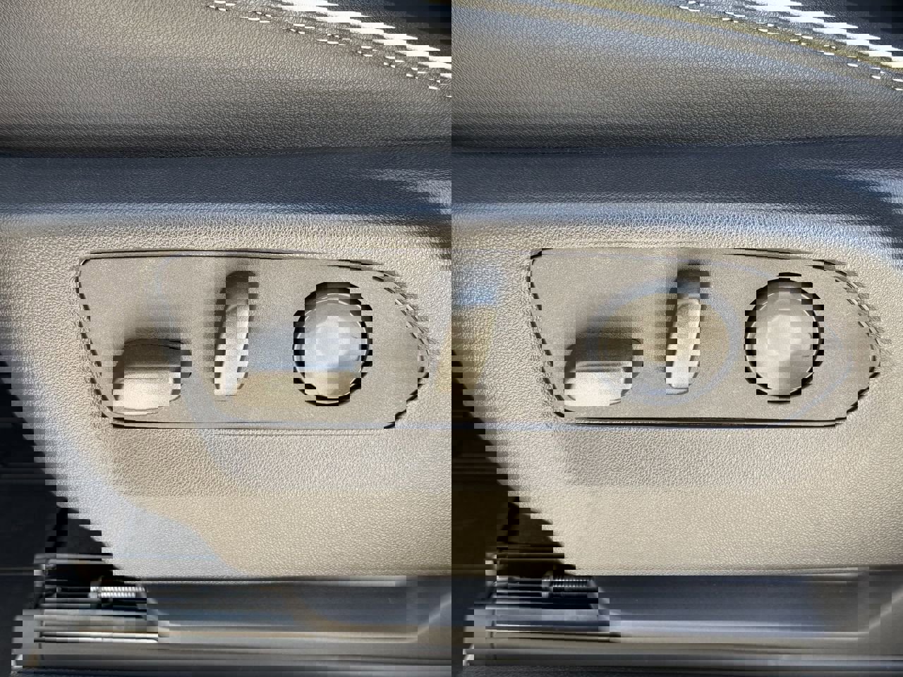 New 2026 Chevrolet Suburban Premier image 24