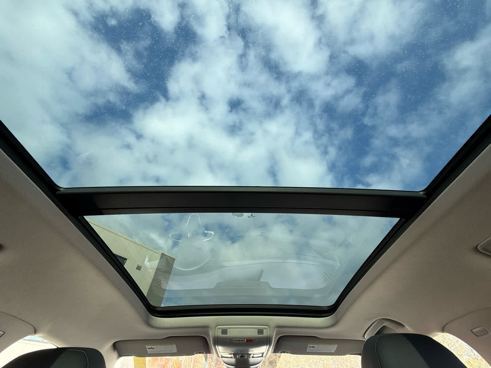 Used 2024 Volkswagen Taos SE image 28